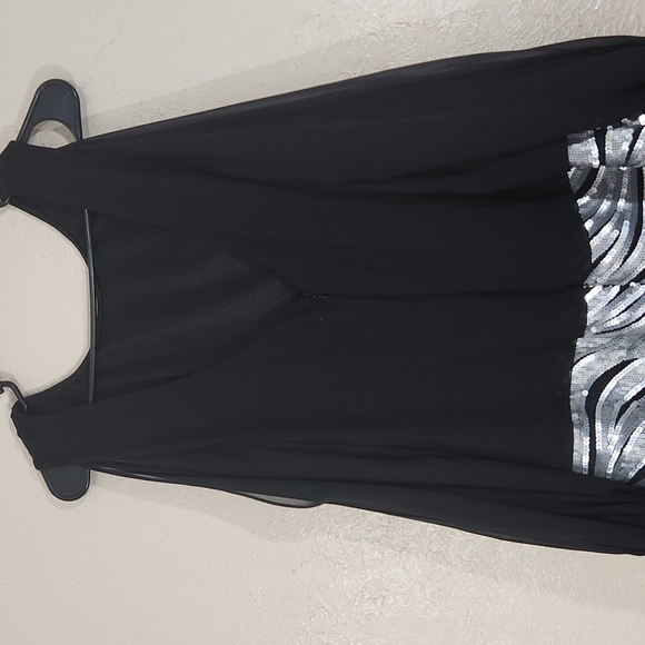 Cache Black/Silver Sequined Cold Shoulder Dress SZ 14 - Picture 5 of 7